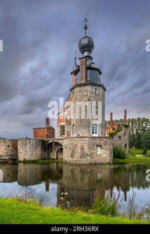 13th century Château d'Havré, ruined castle with moat in the village of Havré near Mons / Bergen, province of Hainaut, Wallonia, Belgium Stock Photo