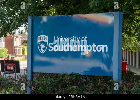 Southampton, United Kingdom - August 6th, 2023:- A sign at the edge of the main campus of The University of Southampton Stock Photo