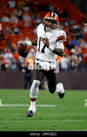 Cleveland Browns quarterback Dorian Thompson-Robinson throws during an ...