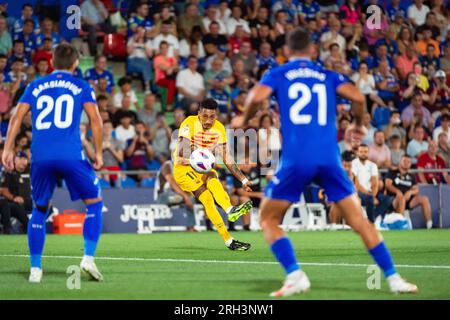 Getafe, Spain. 13th Aug, 2023. Raphinha (Barcelona) take a free kick during the LaLiga EA Sports football match between Getafe and Barcelona played at Coliseum Alfonso Perez Stadium on August 13, 2023 in Getafe, Spain Credit: Independent Photo Agency/Alamy Live News Stock Photo