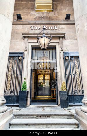 Entrance to The Bank pub on Mosley Street, Manchester, England Stock Photo