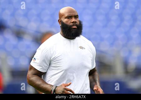 Baltimore Ravens offensive tackle Morgan Moses (78) warms up during a NFL  football game against the Tampa Bay Buccaneers,Thursday, Oct. 27, 2022 in  Tampa, Fla. (AP Photo/Alex Menendez Stock Photo - Alamy