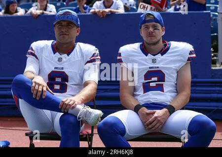 Buffalo Bills punter Sam Martin arrives wearing the number 3 in support of  safety Damar Hamlin before an NFL football game against the New England  Patriots, Sunday, Jan. 8, 2023, in Orchard