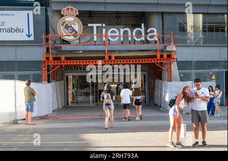 Madrid, Spain. 7th Aug, 2023. People visit Real MadridÂ´s football stadium, Santiago Bernabeu, and its official merchandise store as the stadium is seen at the last stage of completing its new design and full renovation. The entire project has a reported cost of nearly â‚¬1 billion and is expected to be completed by the end of 2023. (Credit Image: © Xavi Lopez/SOPA Images via ZUMA Press Wire) EDITORIAL USAGE ONLY! Not for Commercial USAGE! Stock Photo