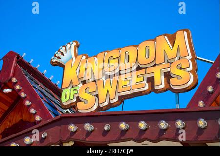 kingdom-of-sweets-sign-above-kiosk-in-blackpool-stock-photo-alamy