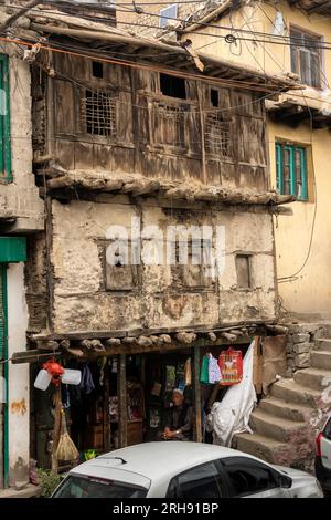 India, Jammu & Kashmir, Kargil main bazaar, Historic wattle and daub house Stock Photo