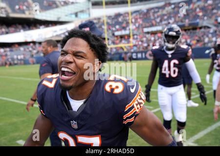 Elijah Hicks of the Chicago Bears reacts after the interception on News  Photo - Getty Images