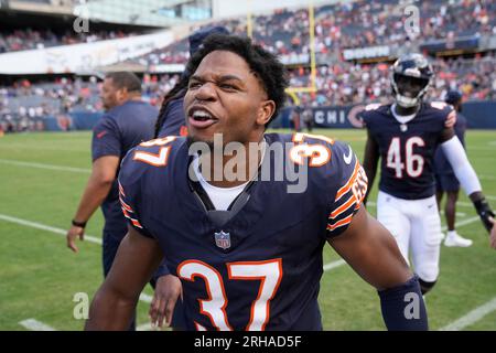 Chicago Bears safety Elijah Hicks (37) runs on the field during