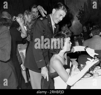 West Hollywood, California:  October 28, 1944 Ronald Reagan and his wife, Jane Wyman at Ciro's nightclub. Stock Photo