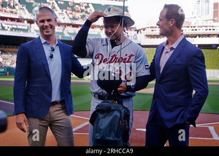 Former Minnesota Twins' Joe Mauer speaks after being inducted to the  Minnesota Twins Hall of Fame during a special ceremony prior to the start  of a baseball game against the Arizona Diamondbacks