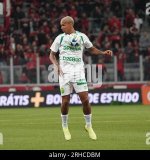 Curitiba, Brazil. 15th Aug, 2023. Deyverson during Athletico e Cuiabá held at Estádio Joaquim Américo Guimarães in Curitiba, PR. Credit: Carlos Pereyra/FotoArena/Alamy Live News Stock Photo