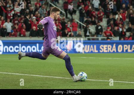 Curitiba, Brazil. 15th Aug, 2023. PR - CURITIBA - 08/15/2023 - BRAZILEIRO A 2023, ATHLETICO-PR X CUIABA - Bento goalkeeper of Athletico-PR during a match against Cuiaba at the Arena da Baixada stadium for the Brazilian championship A 2023. Photo: Robson Mafra/AGIF Credit: AGIF/Alamy Live News Stock Photo