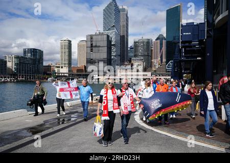 England supporter group, FreeLionesses, are seen outside of Sydney Opera House before the FIFA Women's World Cup semi-final match at Stadium Australia, Sydney. Picture date: Wednesday August 16, 2023. Stock Photo