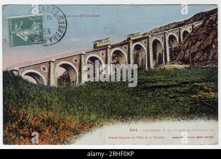 Midi Pyrenees, Hautes Pyrenees (65), Lourdes : le viaduc du funiculaire - Carte postale datee 1925 Stock Photo