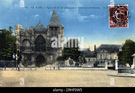 Pays de la Loire, Sarthe (72), Le Mans : vue exterieure de l'eglise Notre Dame de la Couture (Notre Dame de la Couture) et de l'hotel de la prefecture - Carte postale datee 1920-1929 Stock Photo