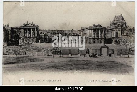 Chateau de Versailles : vue de la facade - Carte postale fin 19eme-debut 20eme siecle Stock Photo