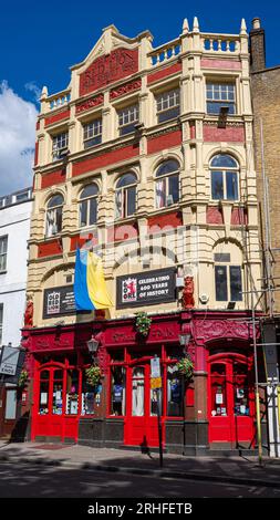 The Old Red Lion Theatre London - The Old Red Lion is a pub & fringe theatre at the Angel Islington. Pub rebuilt 1899, theatre  founded 1979. Grade II Stock Photo