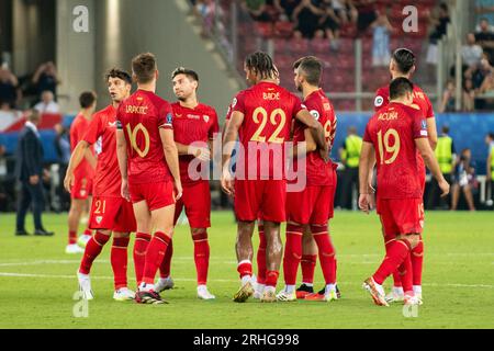 Piraeus, Greece. 17th Aug, 2023. The Sevilla players disappointed during the UEFA Super Cup Final 2023 match between Manchester City and Sevilla FC at Stadio Georgios Karaiskakis in Piraeus, Greece on August 16, 2023 (Photo by Andrew SURMA/ Credit: Sipa USA/Alamy Live News Stock Photo