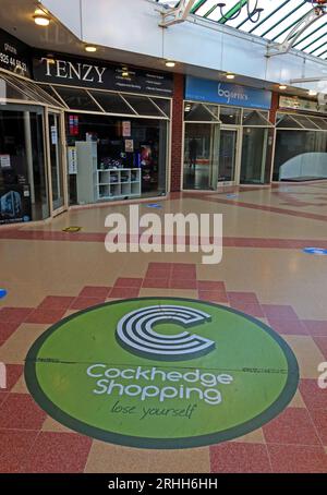 Inside the Cockhedge Shopping centre, Lose Yourself, Asda, Tenzy, BGoptics and retail units, Stock Photo