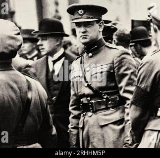 An early 20th century photograph of Michael Collins (1890-1922) at the funeral of Arthur Griffith (1871-1922), who died from overwork. A little while later Collins was shot to death by anti-treaty insurgents in an ambush in west Cork. Stock Photo