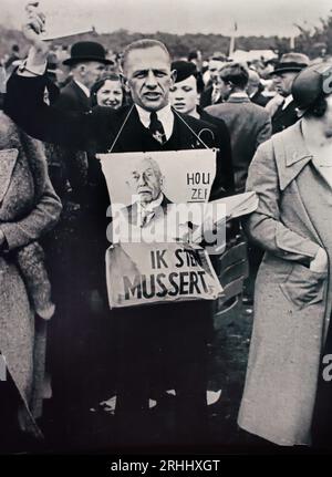 I vote Mussert, Propaganda Bijeenkomst ,NSB ,aanloop van de tweede kamerverkiezingen, I vote Mussert, Propaganda Meeting, NSB, run-up to the second parliamentary elections,  Dutch, The Netherlands, Holland. Stock Photo