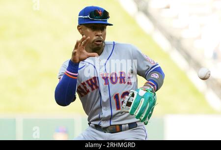 New York Mets shortstop Francisco Lindor cleats during the MLB game News  Photo - Getty Images