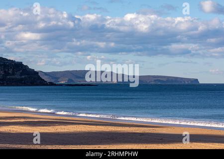 Barrenjoey Headland and peninsula, viewed from West Head lookout ...