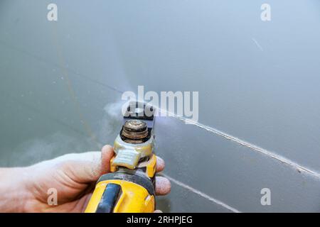 Cutting plasterboard with store multi tool