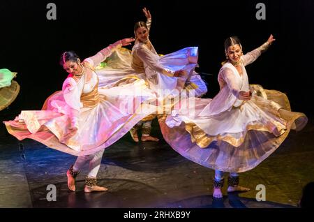 Dancers World Ltd (UK Seller) Women's Ladies Indian Boho Hippie Gypsy Long  Sequin Skirt | Bellydance Skirts | Dancer World Medium Red price in UAE |  Amazon UAE | kanbkam