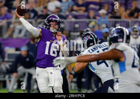 Tennessee Titans linebacker Chance Campbell (45) defends during