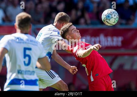 ENSCHEDE - (lr) Davy van den Berg of PEC Zwolle, Daan Rots of FC Twente during the Dutch premier league match between FC Twente and PEC Zwolle at Stadion De Grolsch Veste on August 20, 2023 in Enschede, Netherlands. ANP COR LASKER Stock Photo