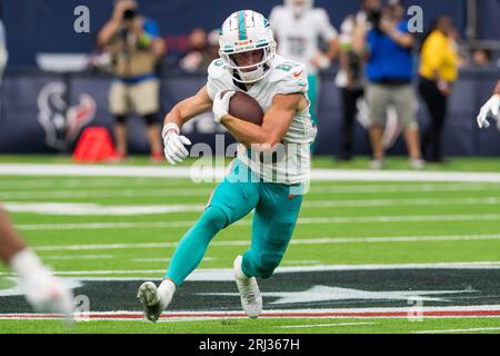 Miami Dolphins wide receiver River Cracraft (85) runs a drill