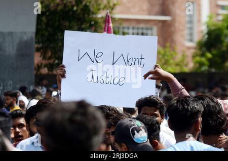 Peshawar, Peshawar, Pakistan. 20th Aug, 2023. Members of the Christian minority hold placards as they shout slogans during a protest against mob attacks that erupted the day before in Jaranwala, near Faisalabad, in Peshawar, Pakistan, 20 August 2023. Armed mobs in Jaranwala targeted two churches and private homes, setting them on fire and causing widespread destruction. The attack was sparked by the discovery of torn pages of the Muslims holy book Koran with alleged blasphemous content near a Christian colony. (Credit Image: © Hussain Ali/ZUMA Press Wire) EDITORIAL USAGE ONLY! Not for Commerc Stock Photo