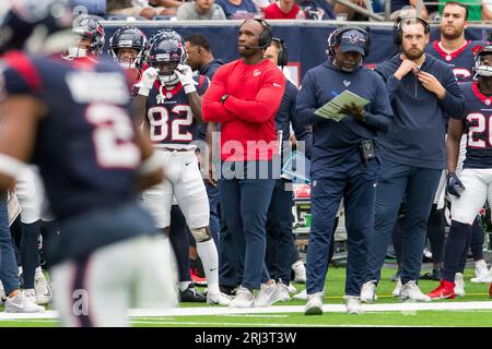 Houston Texans head coach DeMeco Ryans shakes hands with Houston