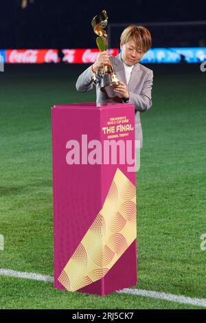 Sydney, Australia. 20th Aug, 2023. Former Japanese footballer, Aya Miyama presents the FIFA Women's World Cup Trophy before the FIFA Women's World Cup Australia and New Zealand 2023 Final match between Spain and England at Stadium Australia on August 20, 2023 in Sydney, Australia Credit: IOIO IMAGES/Alamy Live News Stock Photo