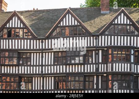 Facade of a Tudor building, Staple Inn Stock Photo