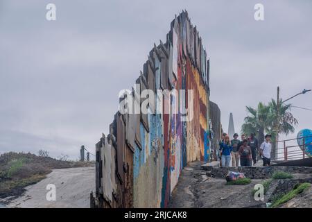 San Diego, USA. 18th Aug, 2023. A group of American tourists visits the American-built border wall separating San Diego from Tijuana in Playas de Tijuana. August 21, 2023. (Matthew Bowler/KPBS/Sipa USA) **NO SALES IN SAN DIEGO-SAN DIEGO OUT** Credit: Sipa USA/Alamy Live News Stock Photo