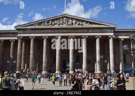 London, UK. 22nd August 2023. Exterior view of the British Museum as reports claim that nearly 2000 artefacts worth millions of pounds have been stolen from the museum. Credit: Vuk Valcic/Alamy Live News Stock Photo