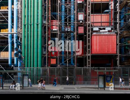 Rear view showing exposed service pipes. Centre Pompidou Paris in  2023, Paris, France. Architect: Richard Rogers, Renzo Piano , Gianfranco Franchini, Stock Photo