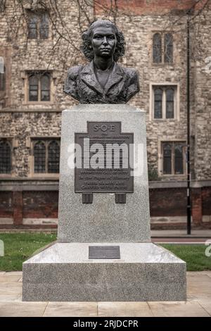 The bust of Violette Szabo, who worked for Winston Churchill's Secret Army the SOE (Special Operations Executive), on top of the plinth dedicated to t Stock Photo