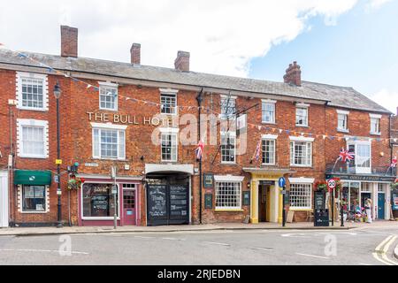 18th century The Bull Hotel, High Street, Stony Stratford, Buckinghamshire, England, United Kingdom Stock Photo