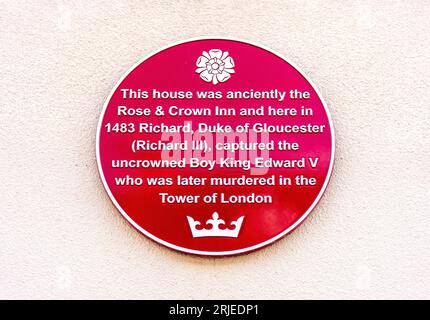 Historic plaque on wall of former Rose & Crown Inn, High Street, Stony Stratford, Buckinghamshire, England, United Kingdom Stock Photo