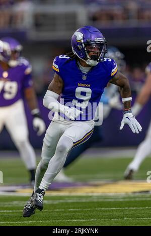 Minnesota Vikings safety Camryn Bynum warms up before their game against  the San Francisco 49ers during an NFL preseason football game, Saturday,  Aug. 20, 2022, in Minneapolis. (AP Photo/Craig Lassig Stock Photo 