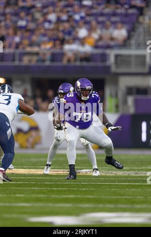 Minnesota Vikings offensive tackle Vederian Lowe leaves the field after  their loss to the Las Vegas Raiders in an NFL preseason football game,  Sunday, Aug. 14, 2022, in Las Vegas. (AP Photo/John