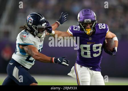 Minnesota Vikings wide receiver Thayer Thomas 89 runs from