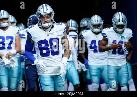 Dallas Cowboys tight end Peyton Hendershot (49) runs after a reception  during the NFL football team's rookie minicamp in Frisco, Texas, Friday,  May 13, 2022. (AP Photo/Michael Ainsworth Stock Photo - Alamy