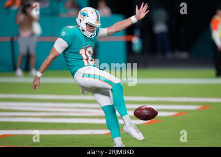 Dolphins sign punter Jake Bailey