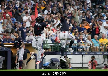 Minnesota Twins - Christian Vázquez catches the pitch