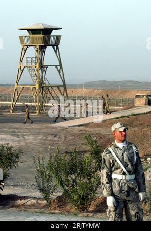 Wachturm an der Uran-Anreicherungsanlage in Natanz - Iran - PUBLICATIONxNOTxINxCHN Stock Photo