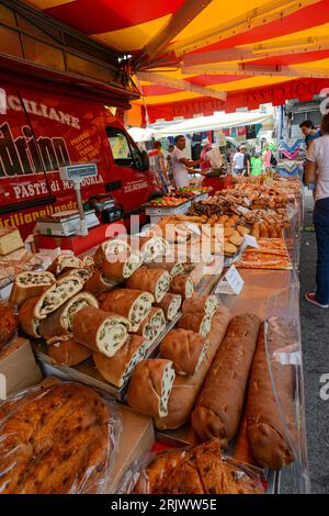 Every Wednesday is Market day in Luino on Lake Maggiore. Italy, Europe Stock Photo